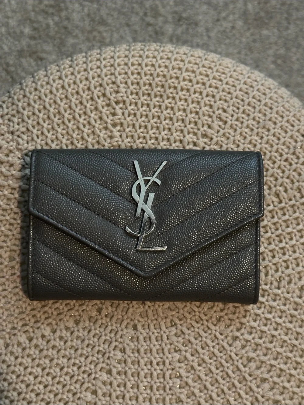 Authentic Saint Laurent Gray Quilted Leather Wallet with Silver YSL Emblem - Picture 3 of 14